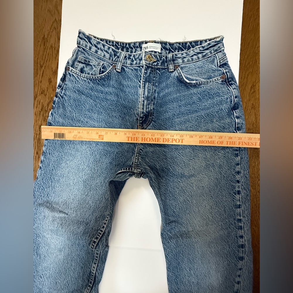 Zara Women’s Relaxed Fit Denim Jeans - Picture 10 of 14